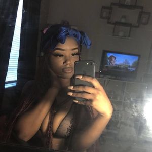 Meet your Posher, Desiree